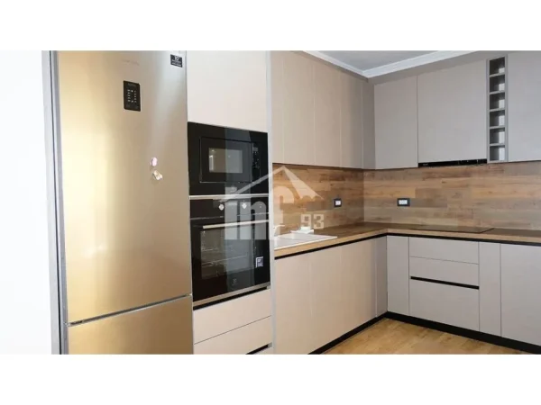 Tirane, jepet me qera apartament 2+1+Ballkon Kati 9, 106 m² 1.200 € (NË QENDER TË ZONES SË BLLOKUT)