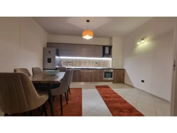 Tirane, jepet me qera apartament 1+1 Kati 5, 92 m² 500 € 