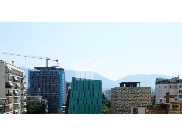 Tirane, jepet me qera apartament 2+1+Ballkon Kati 9, 106 m² 1.200 € (NË QENDER TË ZONES SË BLLOKUT)