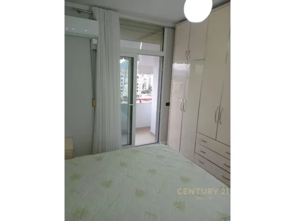 Tirane, jepet me qera apartament 2+1 Kati 7, 96 m² 570 € 