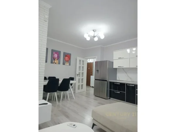 Tirane, jepet me qera apartament 2+1 Kati 7, 96 m² 570 € 