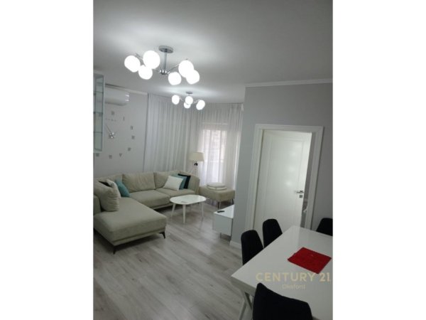 Tirane, jepet me qera apartament 2+1 Kati 7, 96 m² 570 € 