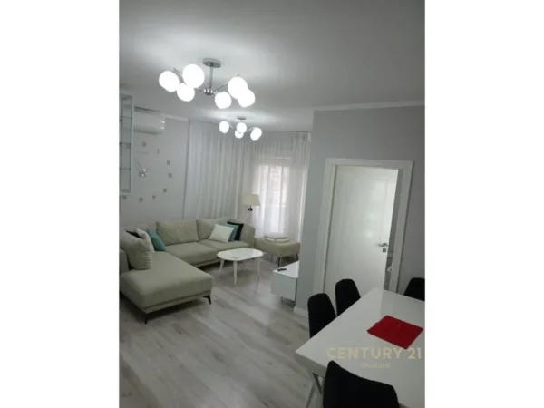 Tirane, jepet me qera apartament 2+1 Kati 7, 96 m² 570 € 