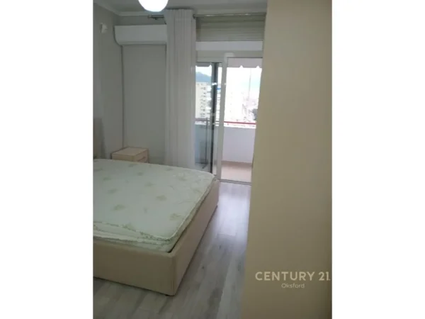 Tirane, jepet me qera apartament 2+1 Kati 7, 96 m² 570 € 