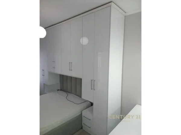 Tirane, jepet me qera apartament 2+1 Kati 7, 96 m² 570 € 