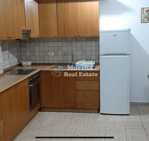 Tirane, jepet me qera apartament 1+1 Kati 3, 70 m² 600 € (Qender)