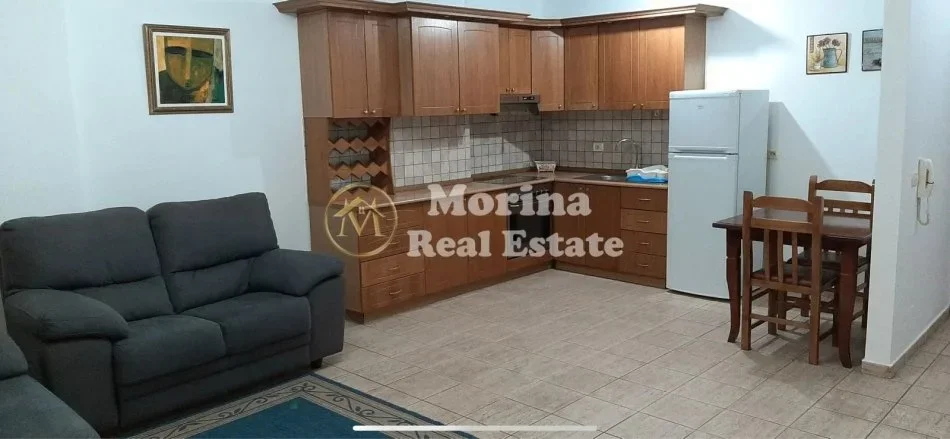 Tirane, jepet me qera apartament 1+1 Kati 3, 70 m² 600 € (Qender)