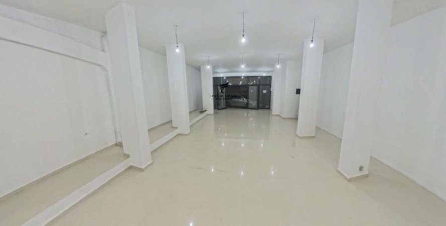 Tirane, jepet me qera dyqan Kati 0, 130 m² 1.300 € (MEDRESEJA)
