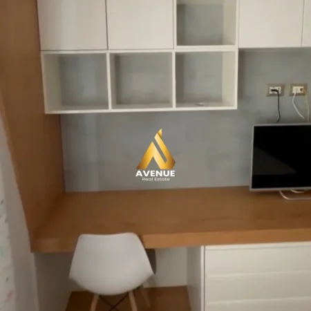 Tirane, jepet me qera apartament 3+1+Ballkon Kati 6, 155 m² 1.500 € (prokop mima)