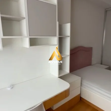Tirane, jepet me qera apartament 3+1+Ballkon Kati 6, 155 m² 1.500 € (prokop mima)