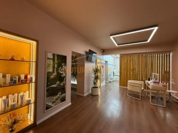 Tirane, shitet ambjent biznesi Kati 0, 115 m² 
