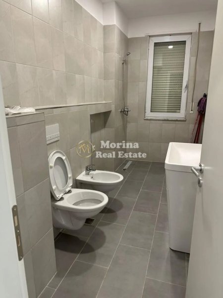 Tirane, shitet apartament 2+1 Kati 1, 151 m² 150.000 € (Fresku)