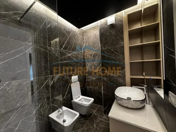 Durres, shitet apartament 3+1 Kati 6, 260 m² (Vollga)