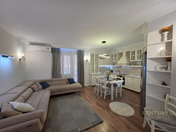 Tirane, jepet me qera apartament 3+1 Kati 2, 118 m² 900 € (Eleonora, njesia 13)