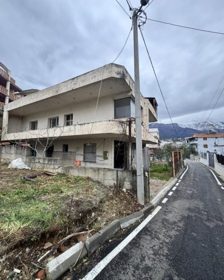 Tirane, shes Vile 2 Kate , 306 m², 243 m2 truall 190.000 € (Kodra e Priftit)