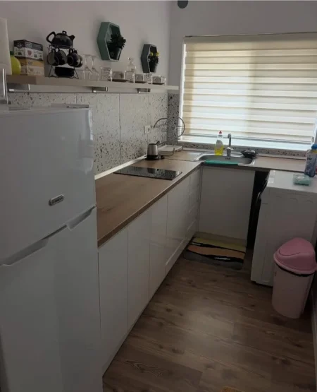 Tirane, jepet me qera garsonier 1+1 Kati 4, 38 m² 570 € (Qender)