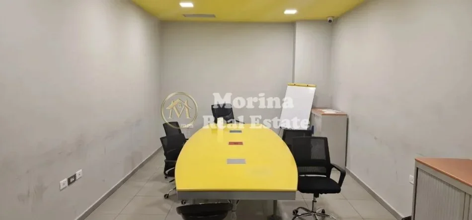 Tirane, jepet me qera ambjent biznesi Kati 2, 916 m² 18.000 € (Rruga e Kavajes)