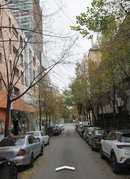 Tirane, jepet me qera zyre Kati 2, 130 m² 2.200 € (RTSH)