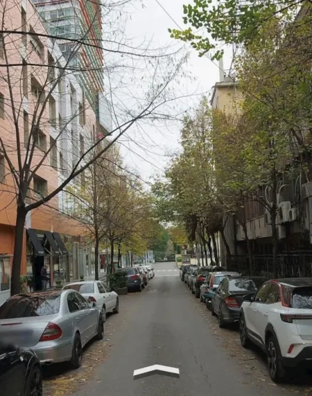 Tirane, jepet me qera zyre Kati 2, 130 m² 2.200 € (RTSH)