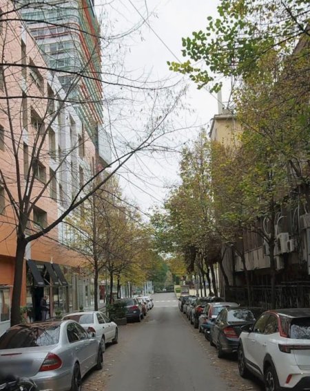 Tirane, jepet me qera zyre Kati 2, 130 m² 2.200 € (RTSH)