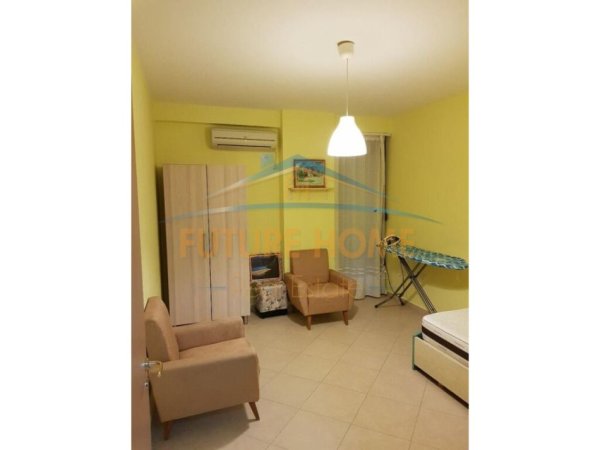 Tirane, jepet me qera apartament 2+1 Kati 4, 86 m² 680 € (rruga e barrikadave)