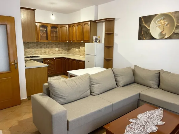 Tirane, jap me qera apartament 2+1+Ballkon Kati 7, 85 m² 55.000 € (Rruga Gjergj Legisi)