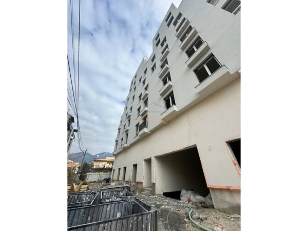 Tirane, shitet apartament 2+1 Kati 4, 84 m² 176.000 € (Ali Demi)