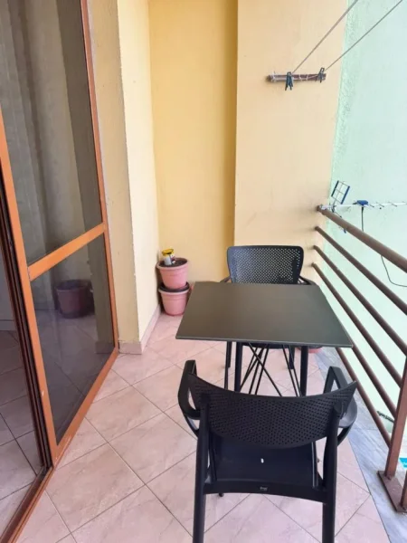 Durres, jepet me qera apartament 1+1+Ballkon Kati 5, 70 m² 500 € (durres)