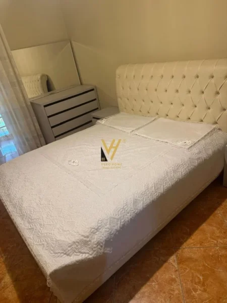 Tirane, jepet me qera apartament 2+1+Ballkon Kati 3, 90 m² 650 € (JORDAN MISJA)