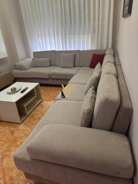 Tirane, jepet me qera apartament 2+1+Ballkon Kati 3, 90 m² 650 € (JORDAN MISJA)