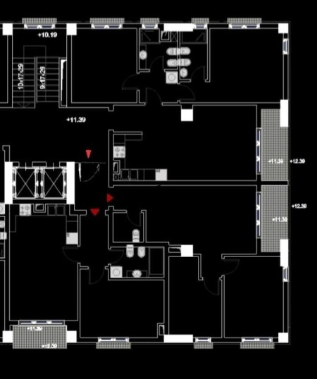 Tirane, jepet me qera zyre Kati 3, 150 m² 1.500 € (21 DHJETORI)