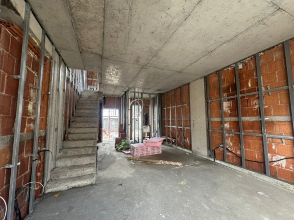 Tirane, shitet apartament 3 Katshe Kati 1, 234 m² 375.000 € (Okazion! Vile per shitje ne "Farke" West Home Residence)