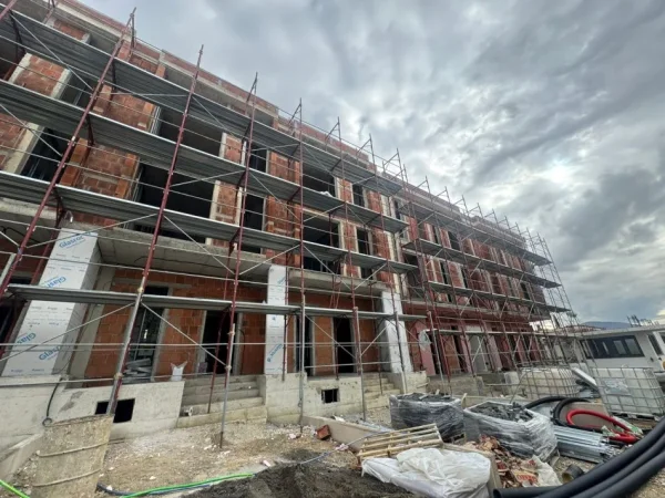 Tirane, shitet apartament 3 Katshe Kati 1, 234 m² 375.000 € (Okazion! Vile per shitje ne "Farke" West Home Residence)