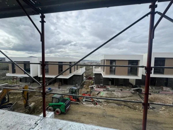 Tirane, shitet apartament 3 Katshe Kati 1, 234 m² 375.000 € (Okazion! Vile per shitje ne "Farke" West Home Residence)