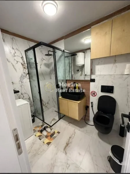 Tirane, jepet me qera apartament 1+1 Kati 11, 70 m² 800 € (Pazari i Ri)