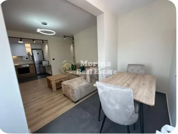 Tirane, jepet me qera apartament 1+1 Kati 11, 70 m² 800 € (Pazari i Ri)