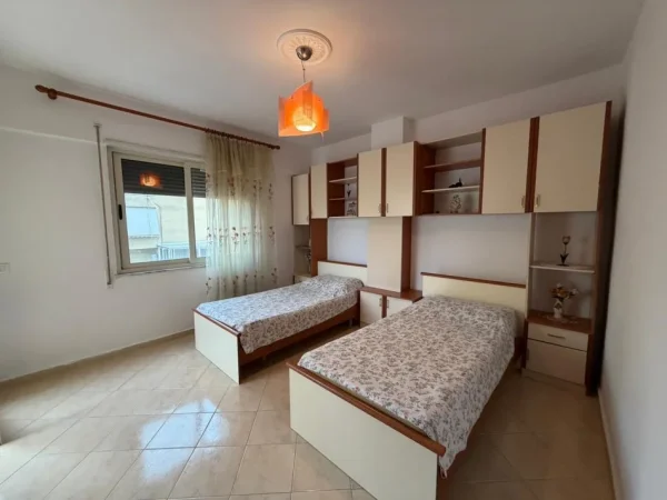 Durres, jepet me qera apartament 2+1+Ballkon Kati 5, 90 m² 400 € (plazh iliria)