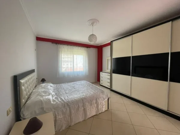 Durres, jepet me qera apartament 2+1+Ballkon Kati 3, 90 m² 450 € (plazh iliria)
