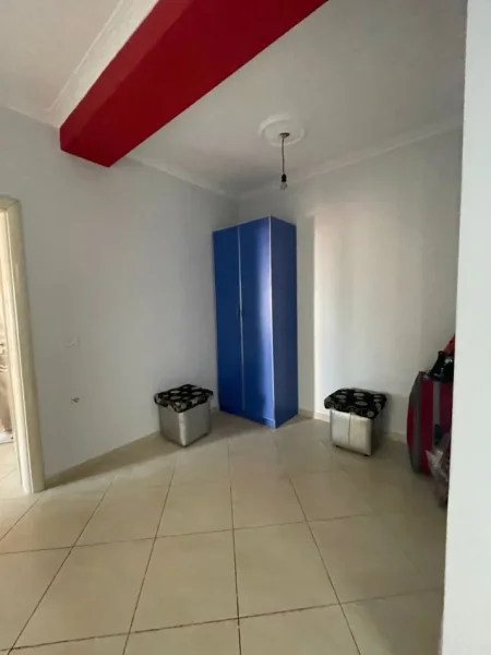 Durres, jepet me qera apartament 2+1+Ballkon Kati 3, 90 m² 450 € (plazh iliria)