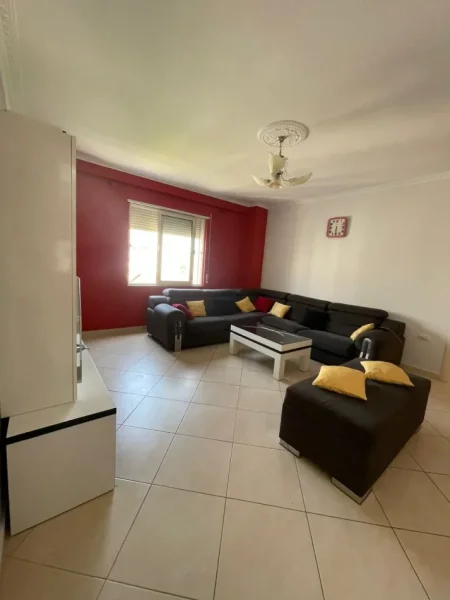 Durres, jepet me qera apartament 2+1+Ballkon Kati 3, 90 m² 450 € (plazh iliria)