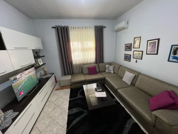 Tirane, shitet Vile 4+1 Kati 0, 613 m² 630.000 € (sauk)
