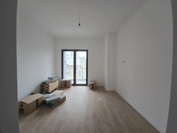 Tirane, shitet apartament 2+1+Ballkon , 103 m² 293.000 € (Rruga e Barrikadsve)