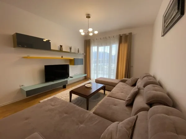 Tirane, jepet me qera apartament 2+1+Ballkon Kati 3, 110 m² 1.000 € (Kopshti Botanik)
