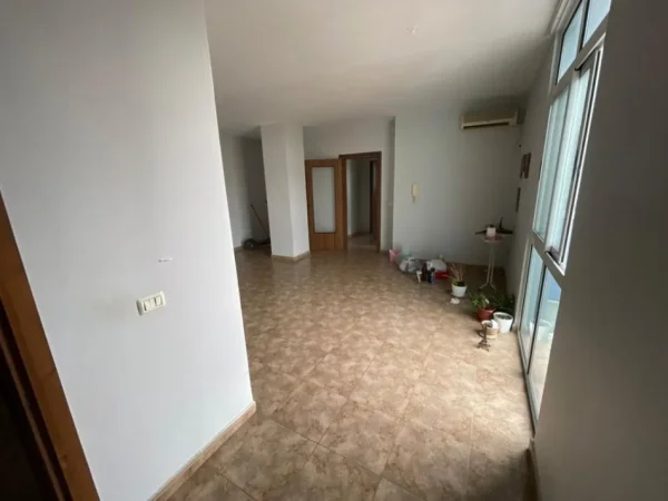 Tirane, jepet me qera apartament (Per Zyra)  2+1+Ballkon Kati 5, 78 m² 670 € (Ish Ekspozita)