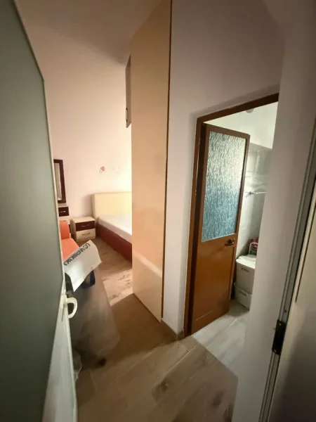 Durres, jepet me qera apartament 1+1+Ballkon Kati 1, 60 m² 250 € (ish kenete)