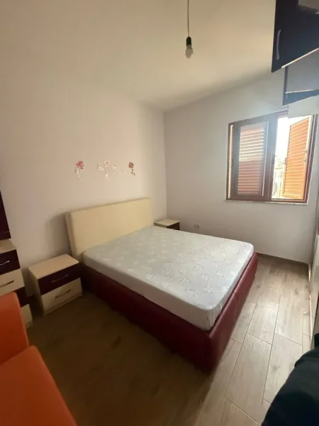 Durres, jepet me qera apartament 1+1+Ballkon Kati 1, 60 m² 250 € (ish kenete)