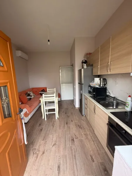 Durres, jepet me qera apartament 1+1+Ballkon Kati 1, 60 m² 250 € (ish kenete)