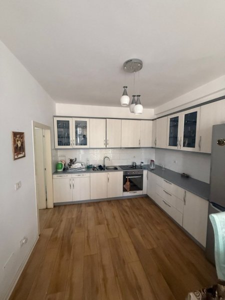 Tirane, shitet apartament 1+1 Kati 3, 72 m² 123.500 € (Astir, Vila L)