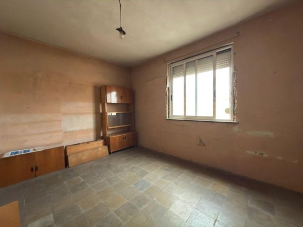 Tirane, shitet apartament 1+1+Ballkon Kati 4, 64 m² 110.000 € (Rruga Bardhyl)