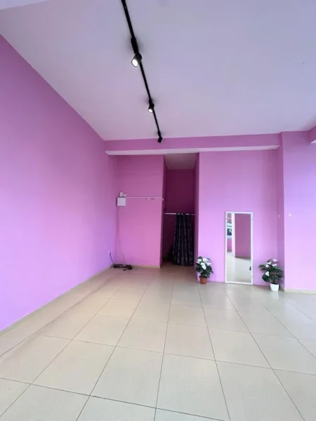 Tirane, shitet ambjent biznesi Kati 0, 51 m² (Astir, Urban Gate)